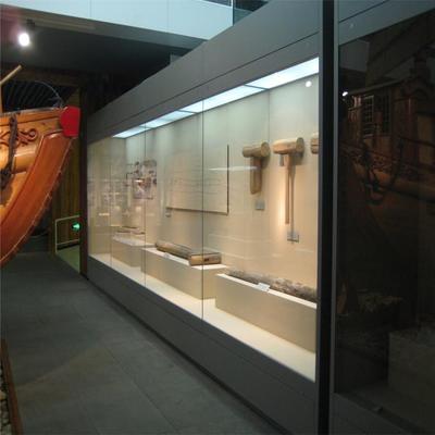 創(chuàng)新科技賦能，打造智能博物館新體驗(yàn)——隆城展示智能電動(dòng)平移展柜系統(tǒng)與專業(yè)平面設(shè)計(jì)服務(wù)